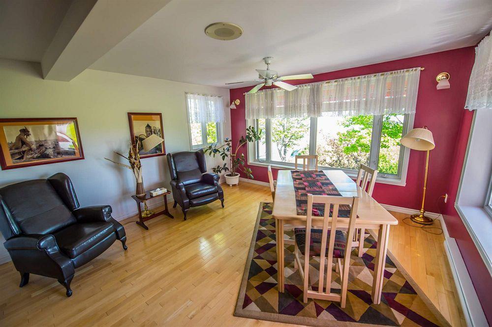 Auberge La Courtepointe Petite-Riviere-Saint-Francois Ngoại thất bức ảnh