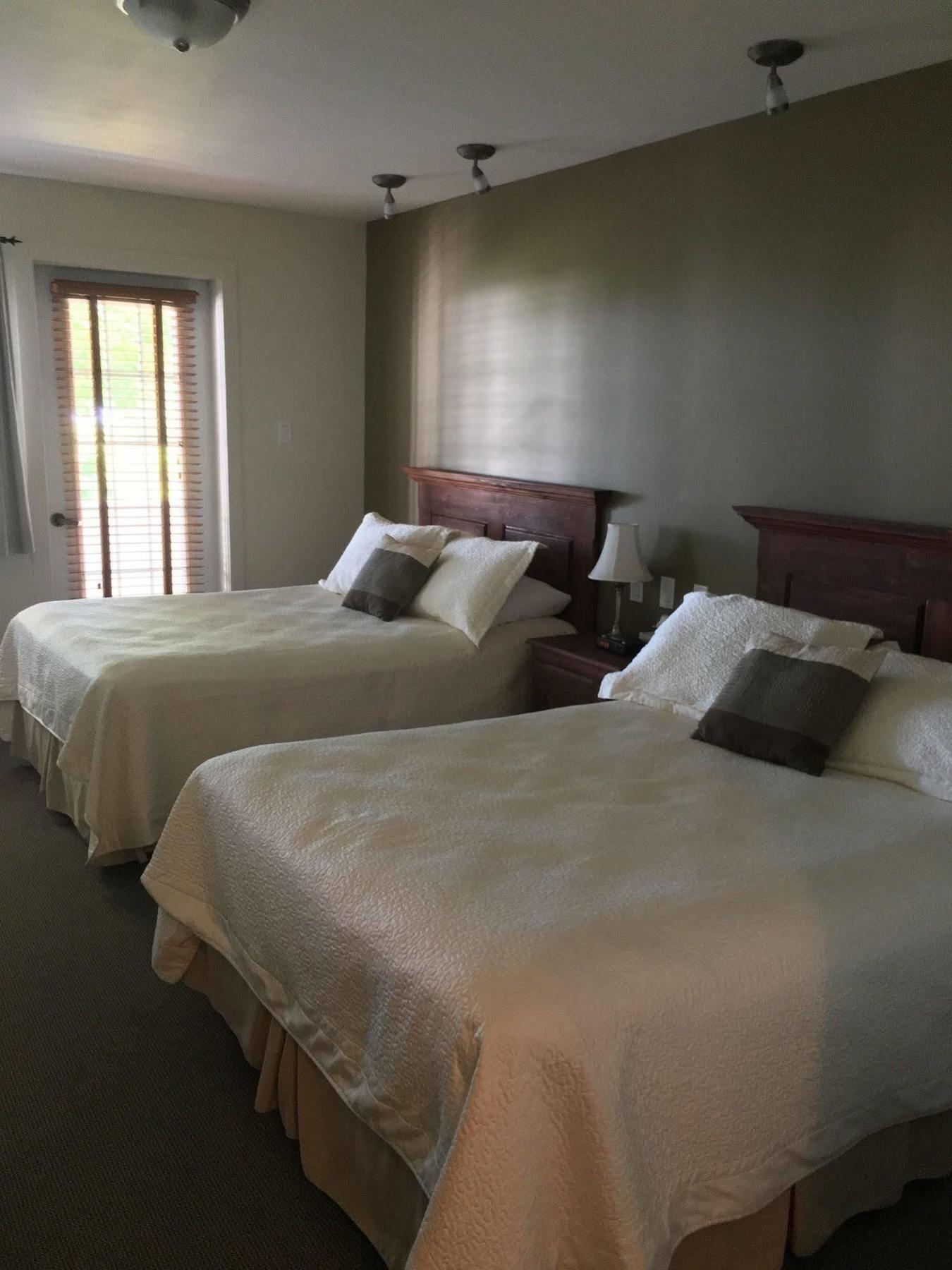 Auberge La Courtepointe Petite-Riviere-Saint-Francois Ngoại thất bức ảnh