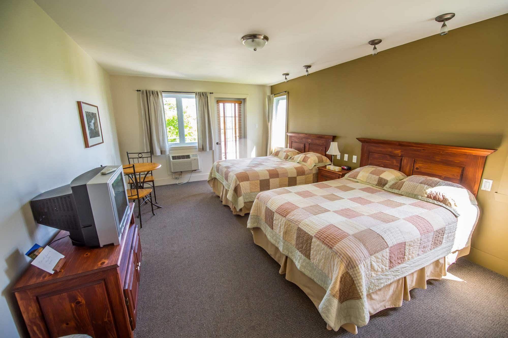 Auberge La Courtepointe Petite-Riviere-Saint-Francois Ngoại thất bức ảnh