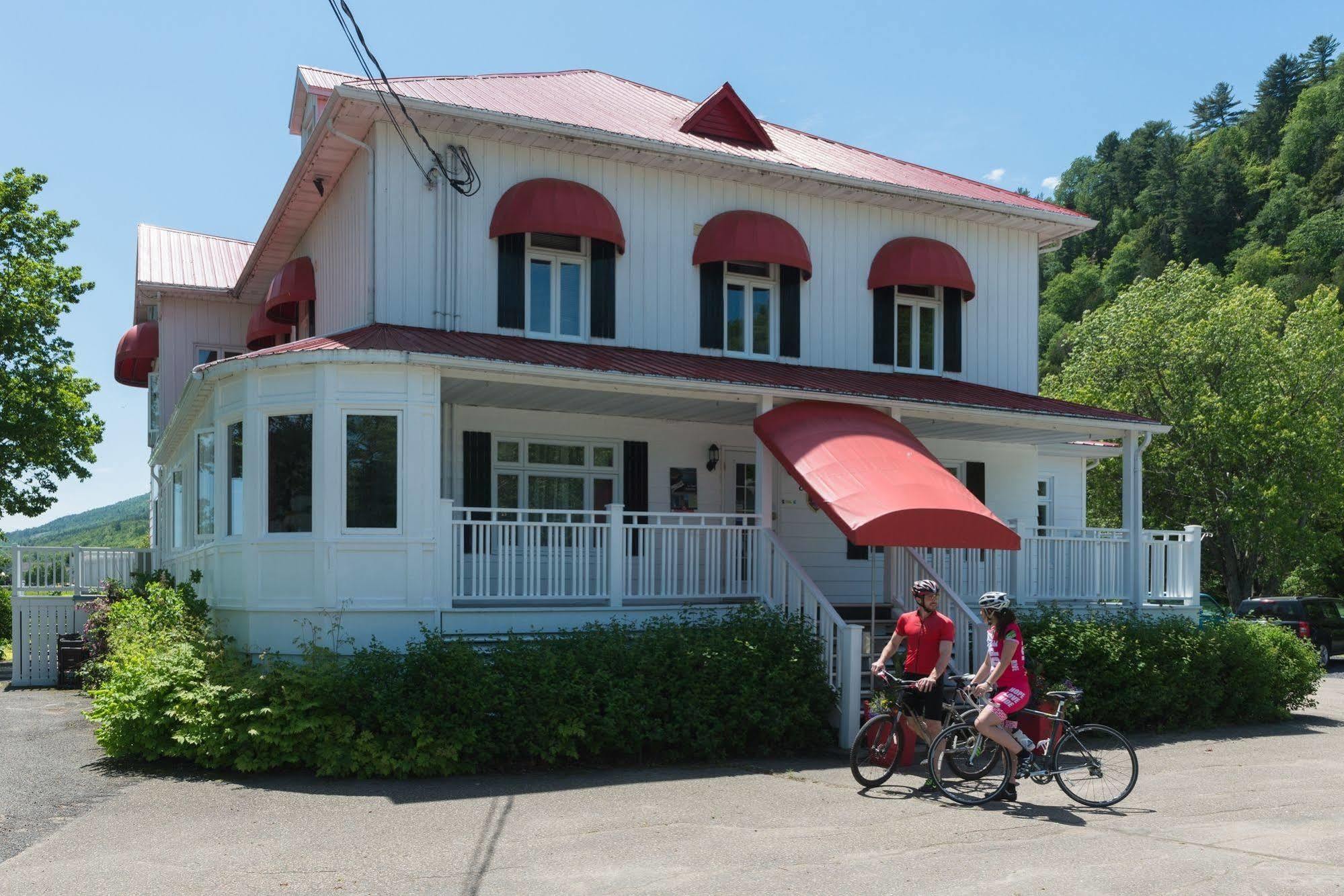 Auberge La Courtepointe Petite-Riviere-Saint-Francois Ngoại thất bức ảnh